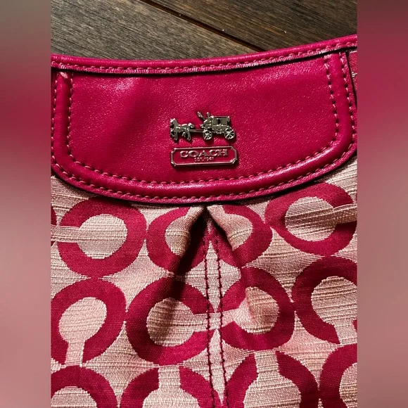 Coach Madison signature Op Art Pink crossbody purse - Picture 2 of 7